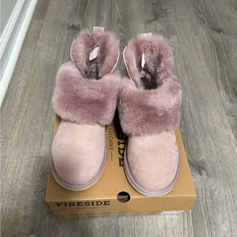 Women's Fireside by Dearfoams Genuine Shearling Foldover Boot Slipper sz 10